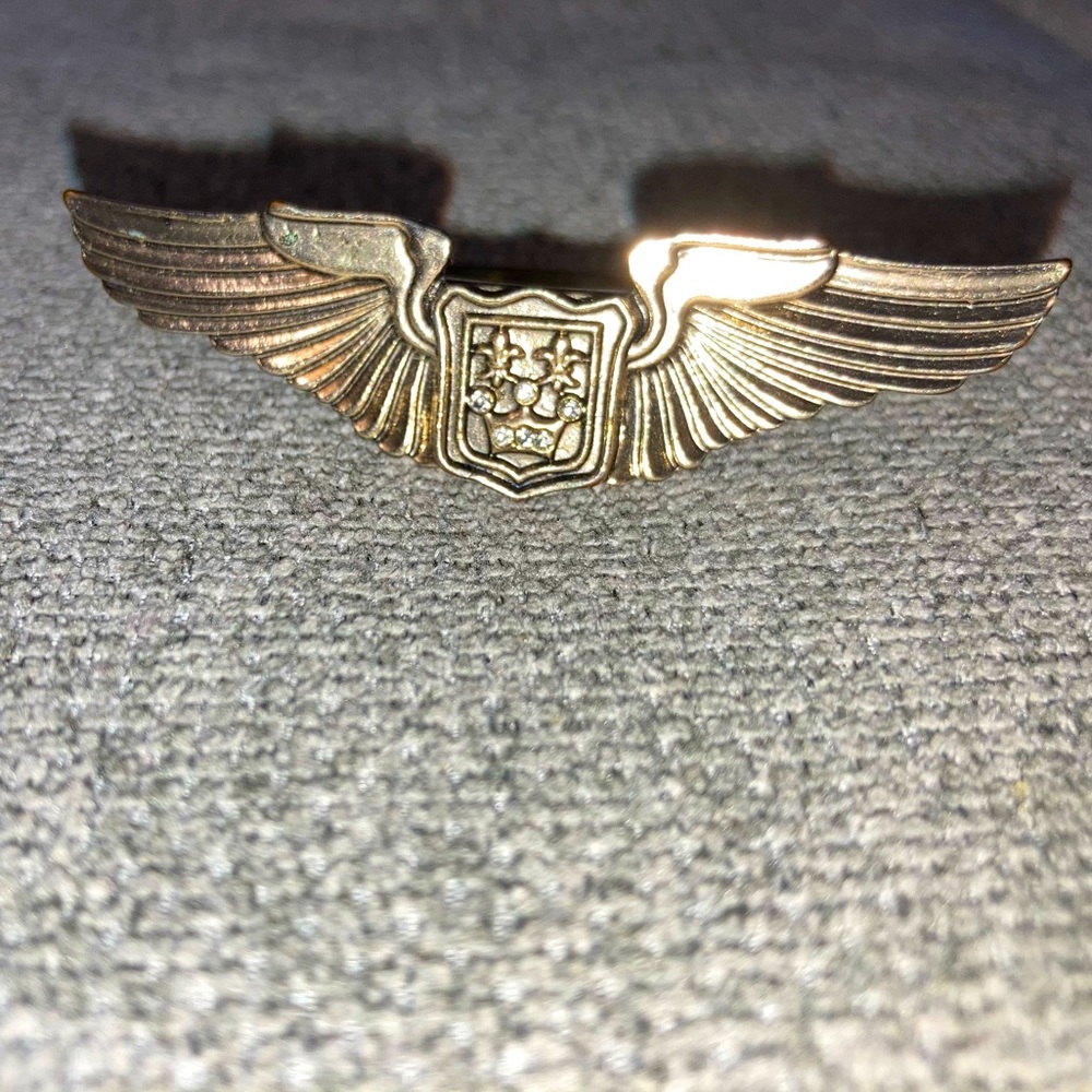 Gold Wing 3 Finger Wing